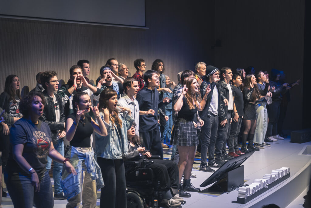 06La Purisma y Coro I Congreso STEAM BRUSAU FILMS