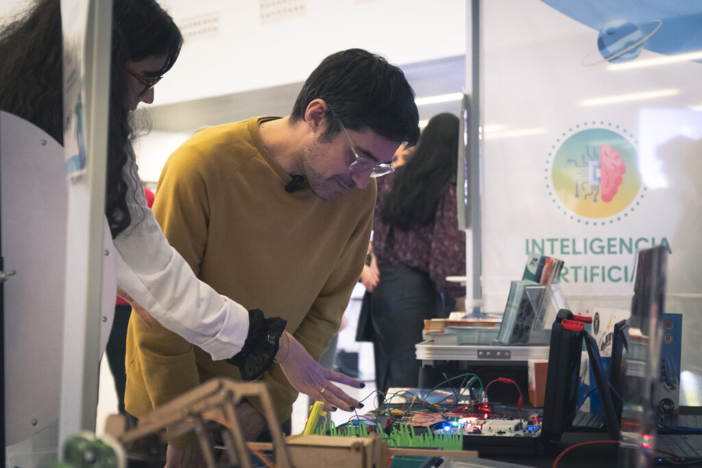 07Jordi Cruz I Congreso STEAM BRUSAU FILMS