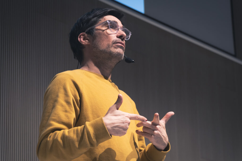 31Jordi Cruz I Congreso STEAM BRUSAU FILMS